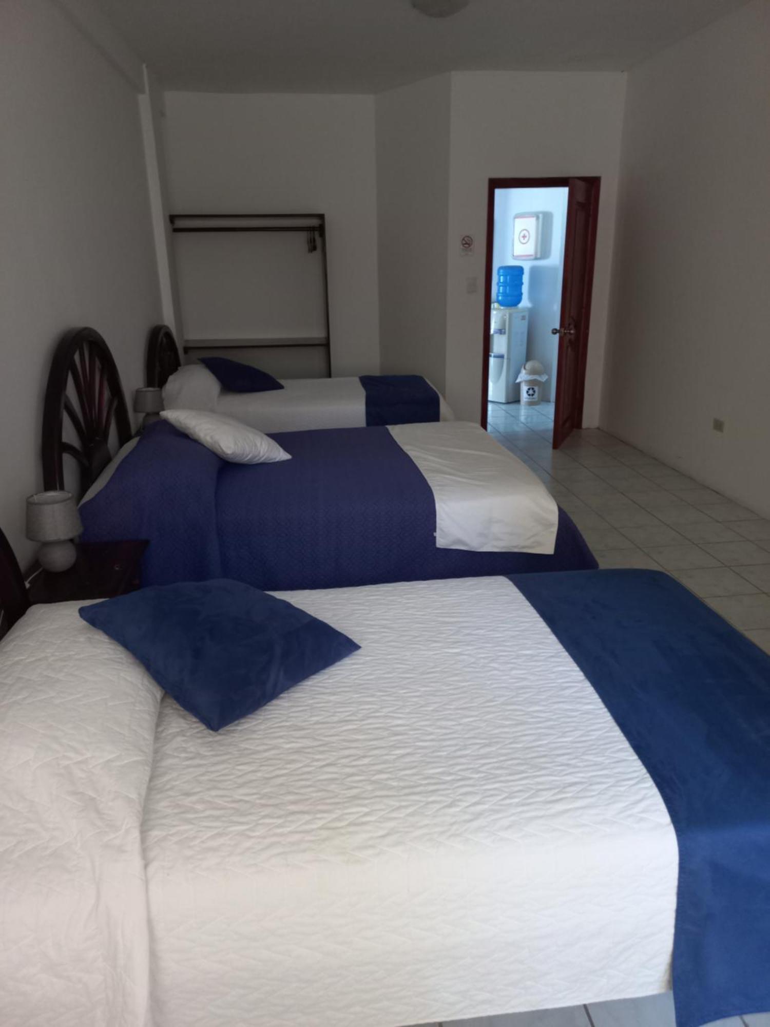 Hotel Isla Del Descanso Пуерто Виламил Екстериор снимка